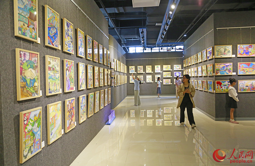 “喜迎上合峰会 共绘津彩画卷”优秀作品展。人民网记者 崔新耀摄